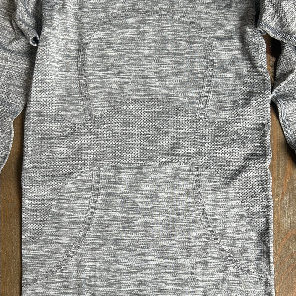 Lululemon Athletica Light Gray Long Sleeve Tee - Picture 7 of 16